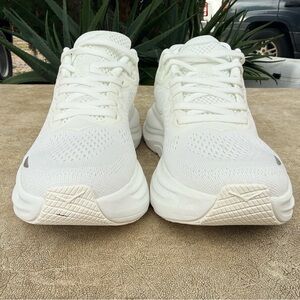 Hoka One One White Bondi 9 Sneakers
